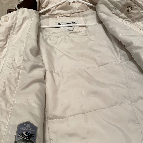 Columbia rain jacket - Picture 4 of 4